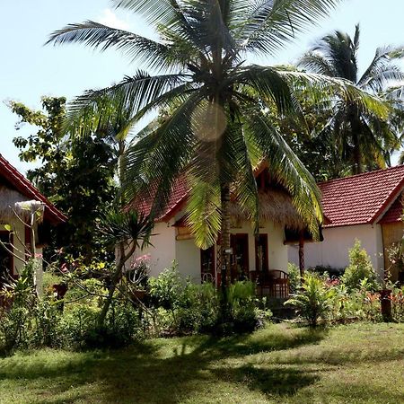 ดางิน กูบู รีสอร์ต แอนด์ เรสเทอรองต์ Hotel Sakti ภายนอก รูปภาพ