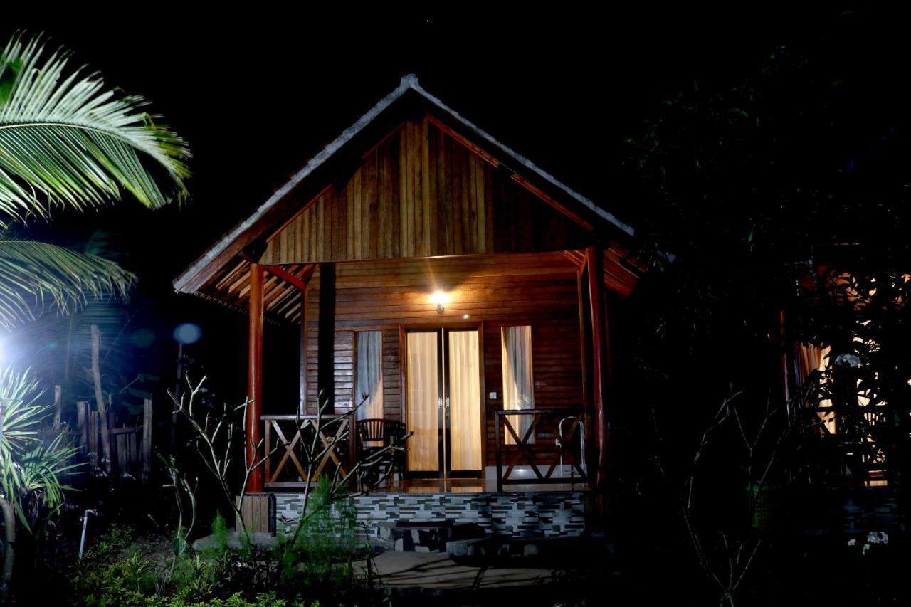 ดางิน กูบู รีสอร์ต แอนด์ เรสเทอรองต์ Hotel Sakti ภายนอก รูปภาพ